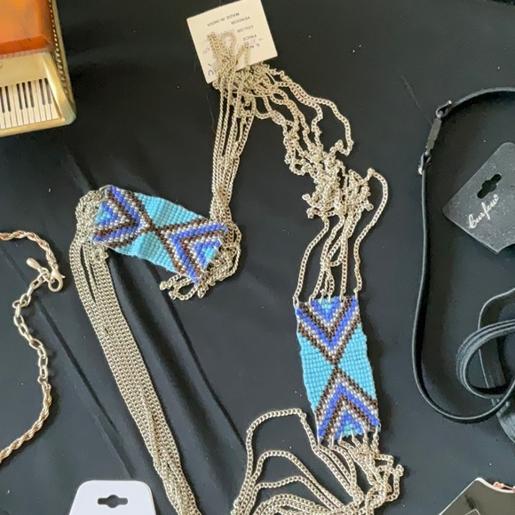 Silverfox Jewelry, 25 Assorted, Earrings, Bracelets, Necklaces for $30 🌺❣️🌺❣️ - Picture 3 of 8